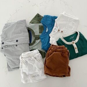 • lot of 7 baby boy clothing items •